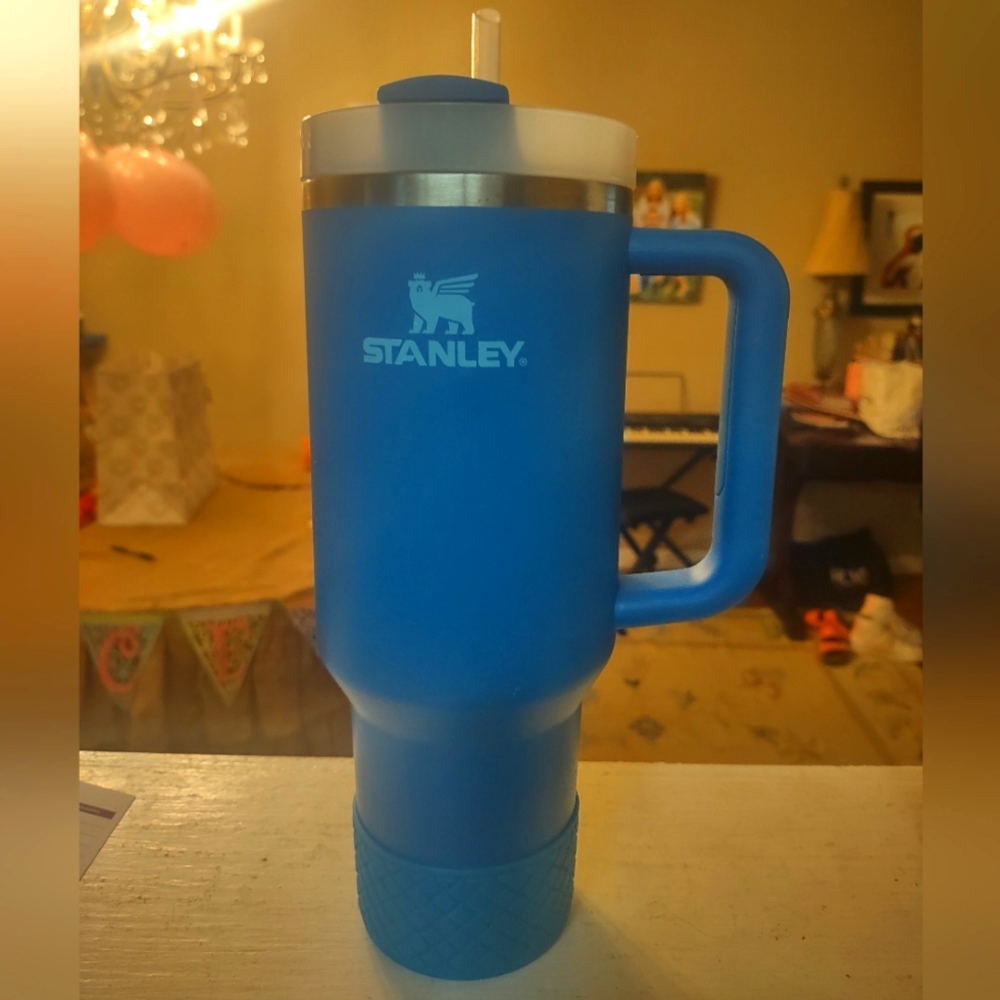 Stanley Blue Tumbler with Handle